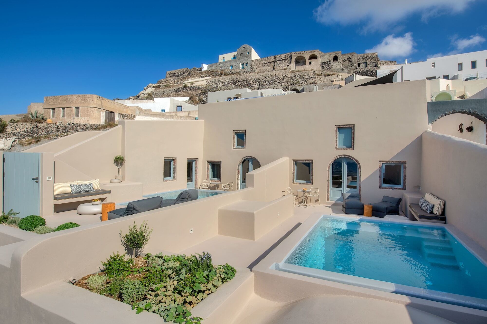 Halcyon Days Aparthotel Pyrgos Kallistis